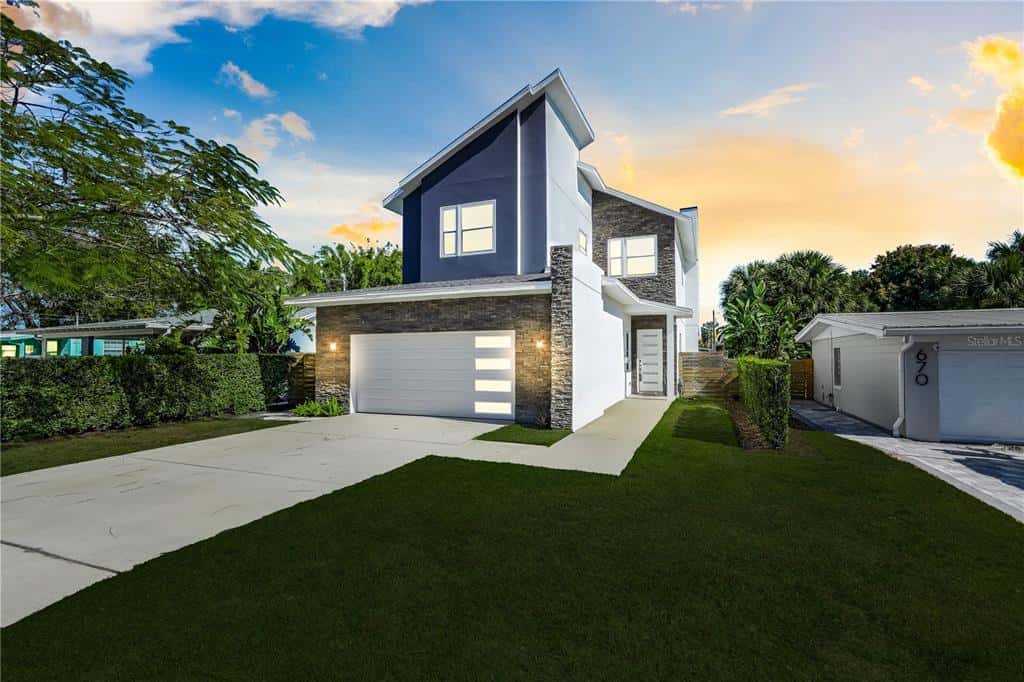 Single Family Residence in WINTER PARK
