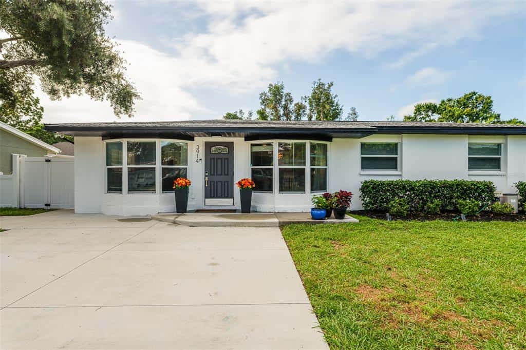 Single Family Residence in TAMPA