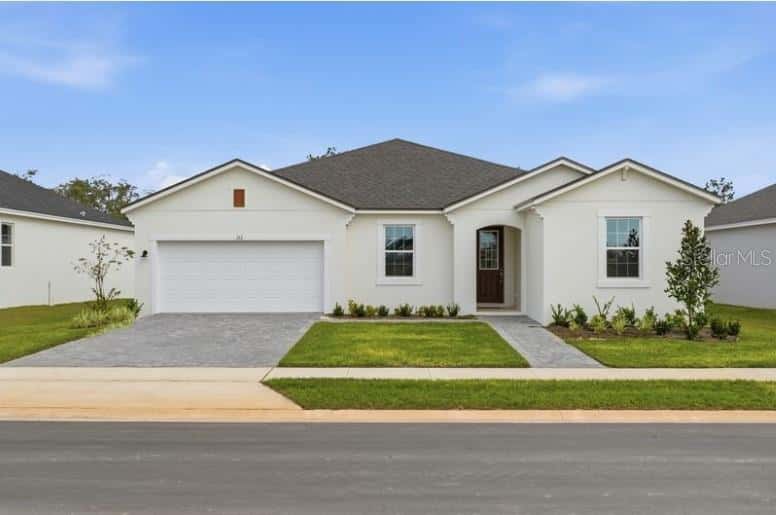 Single Family Residence in GROVELAND