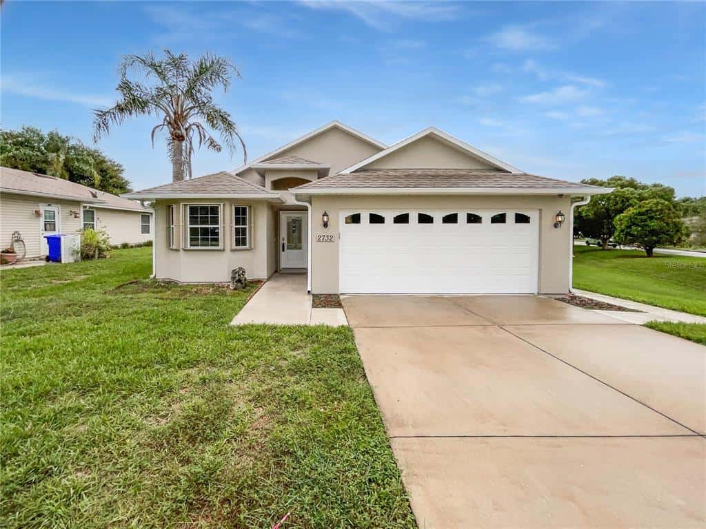Single Family Residence in TAVARES