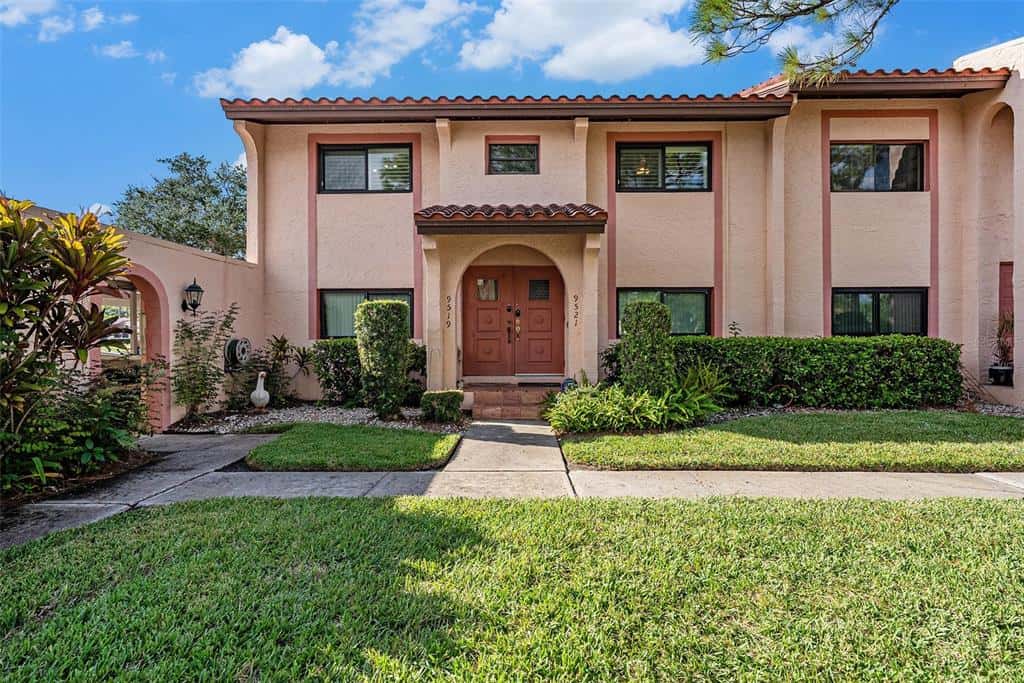 Condominium in SEMINOLE
