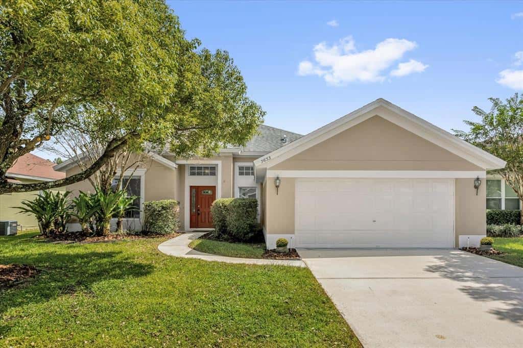 Single Family Residence in OVIEDO