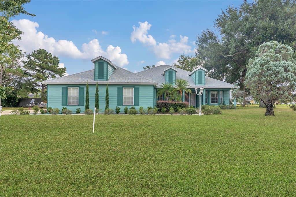Single Family Residence in LEESBURG