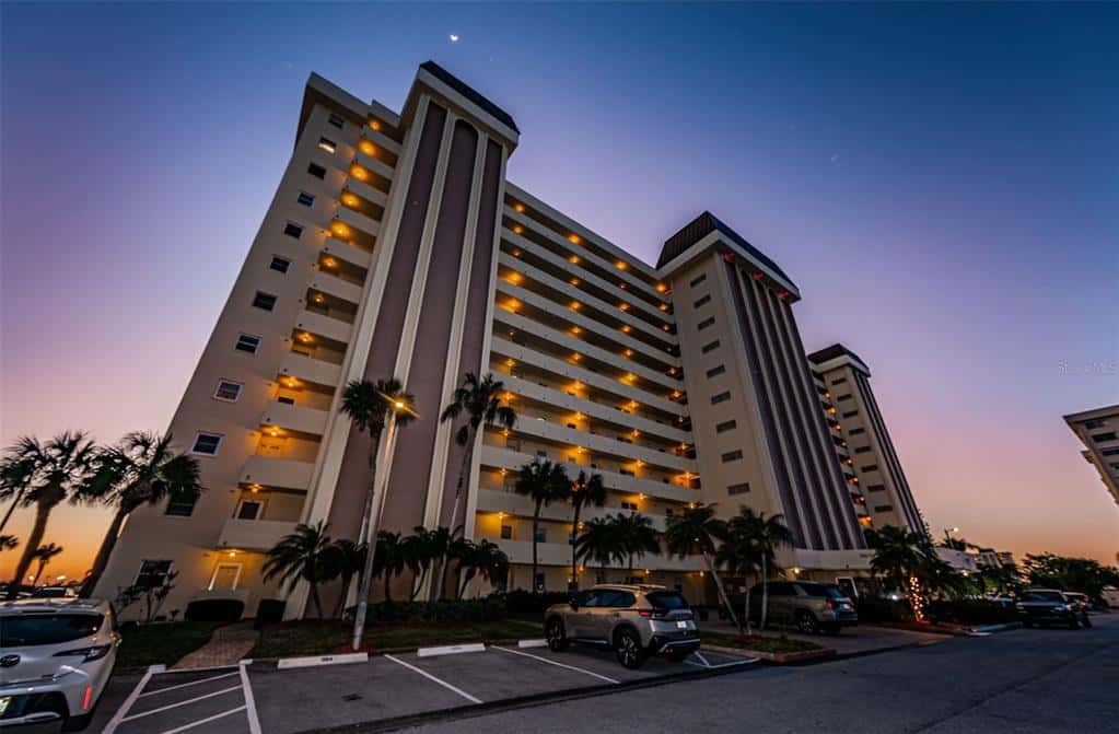 Condominium in ST PETERSBURG