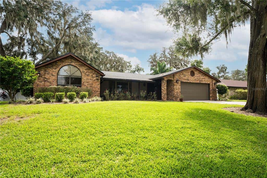 Single Family Residence in APOPKA