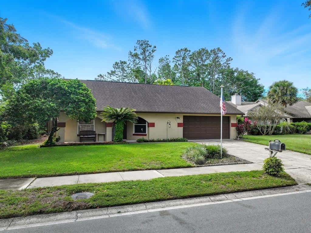 Single Family Residence in OVIEDO