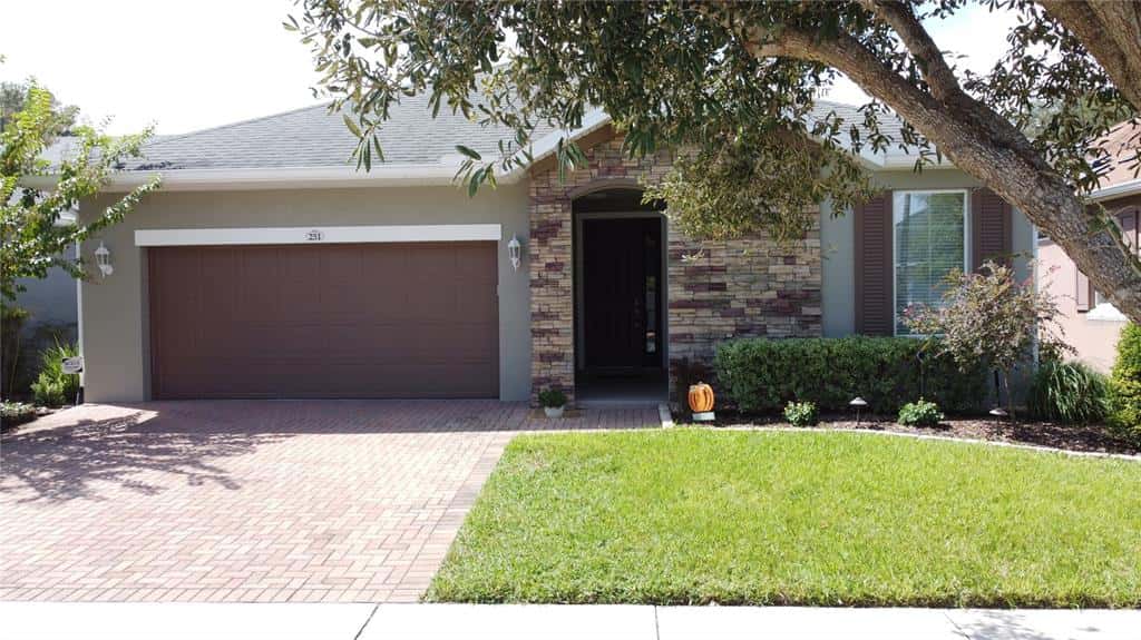Single Family Residence in GROVELAND