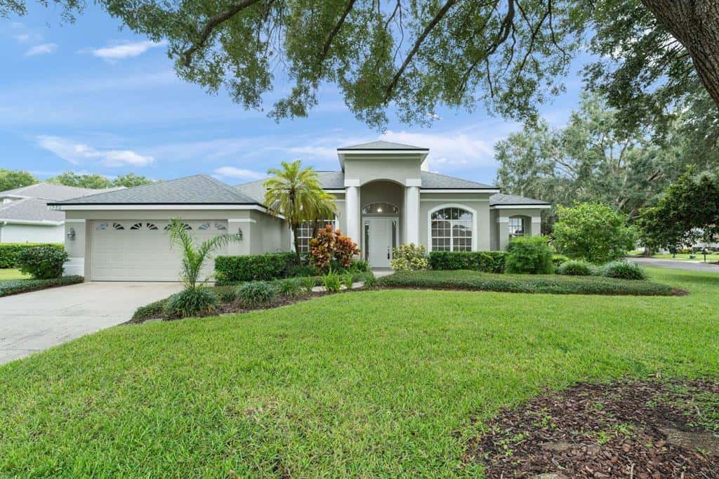 Single Family Residence in LAKE MARY