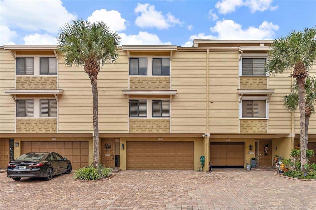 Condominium in TREASURE ISLAND