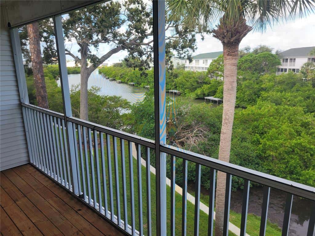 Townhouse in SEMINOLE