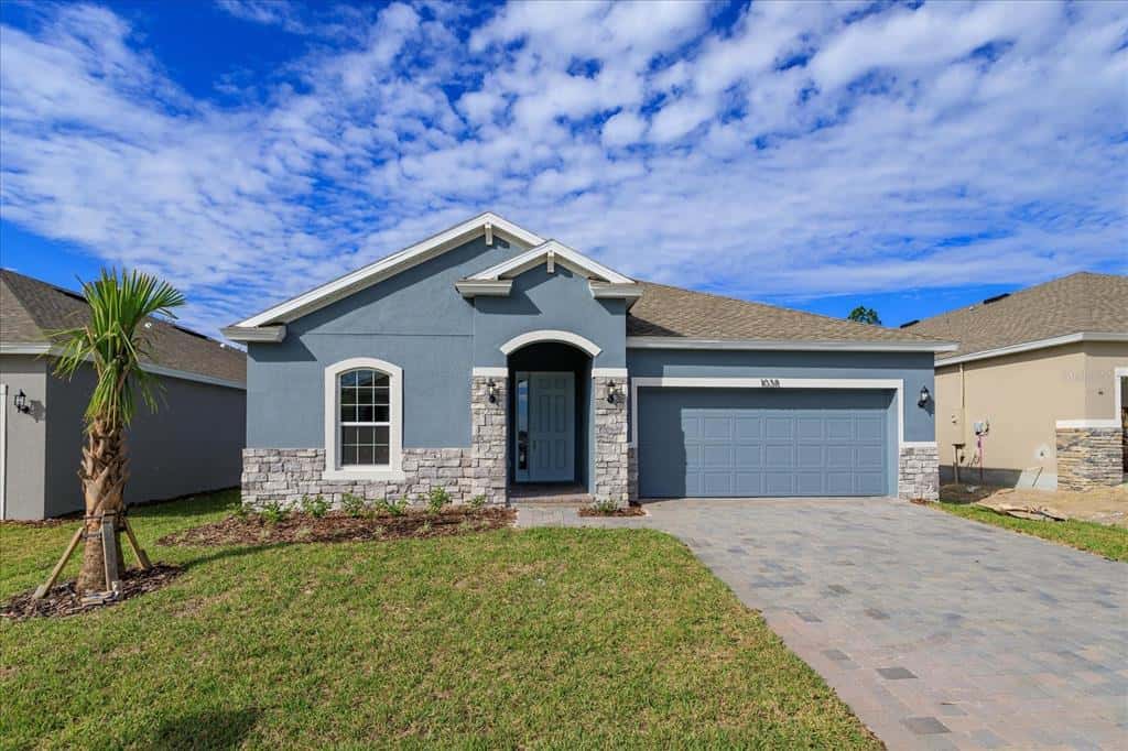 Single Family Residence in HAINES CITY