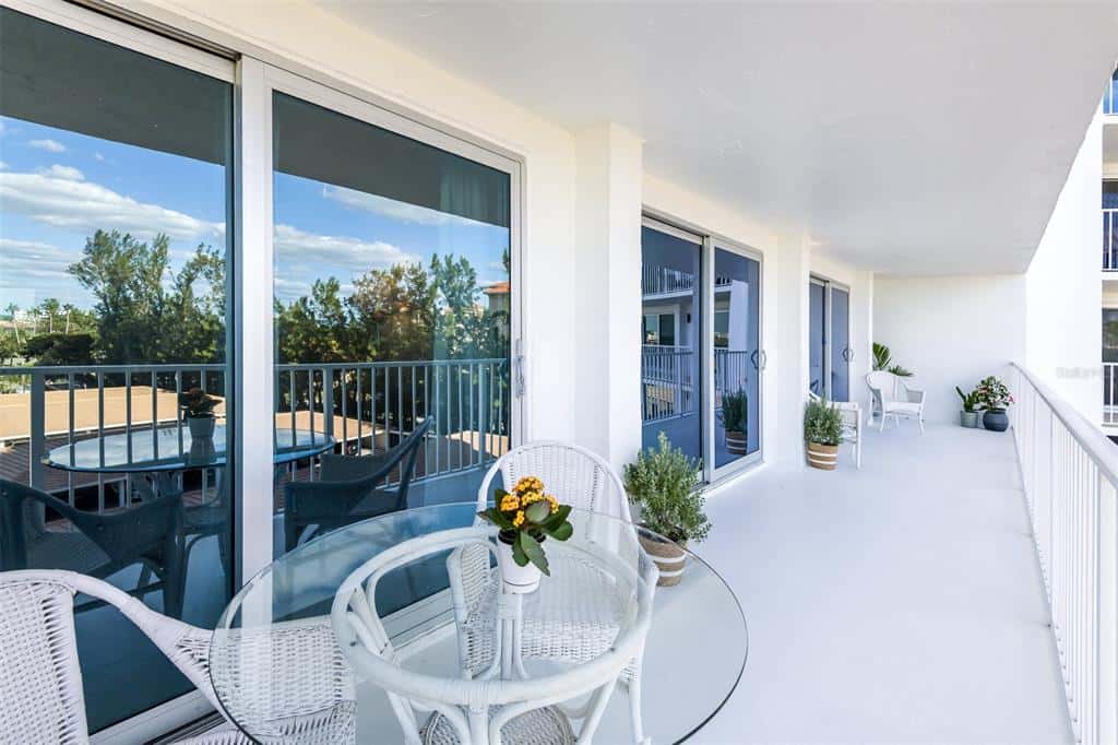 Condominium in LONGBOAT KEY