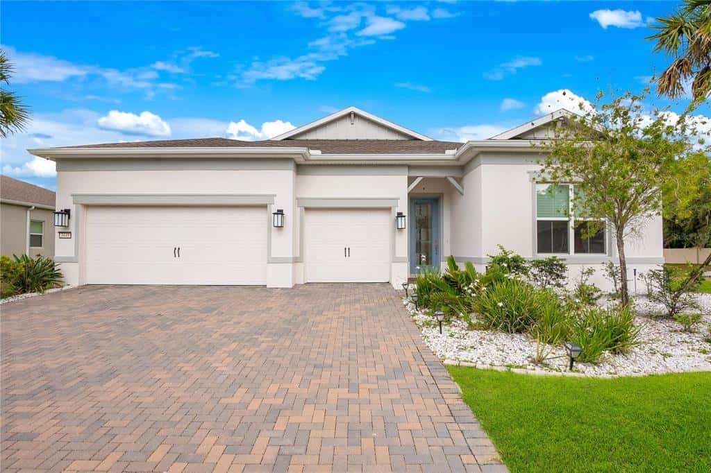 Single Family Residence in LAKE MARY