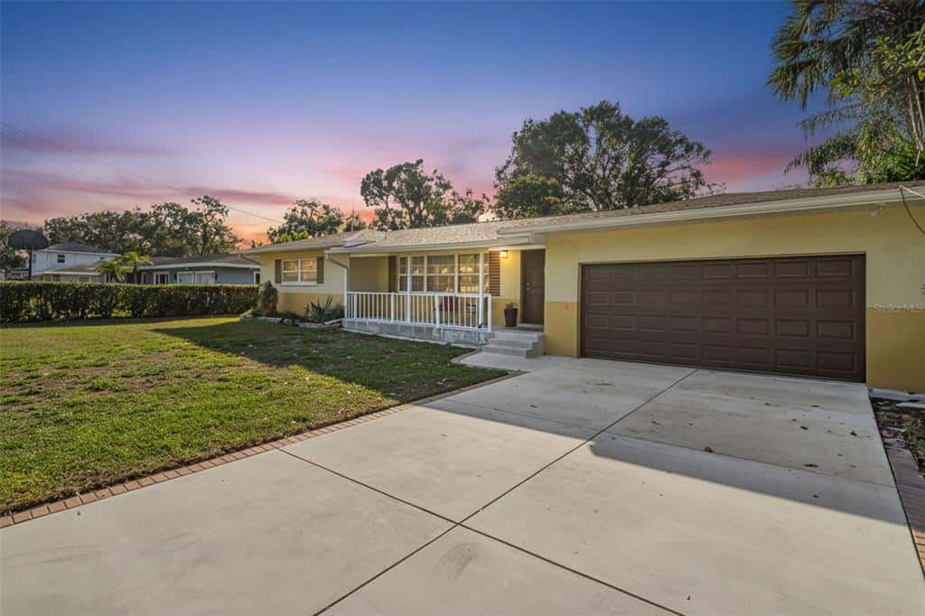 Single Family Residence in CLEARWATER