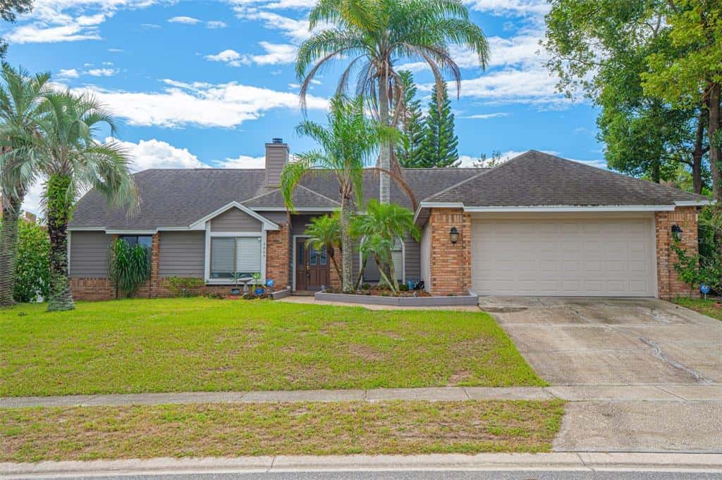 Single Family Residence in OVIEDO