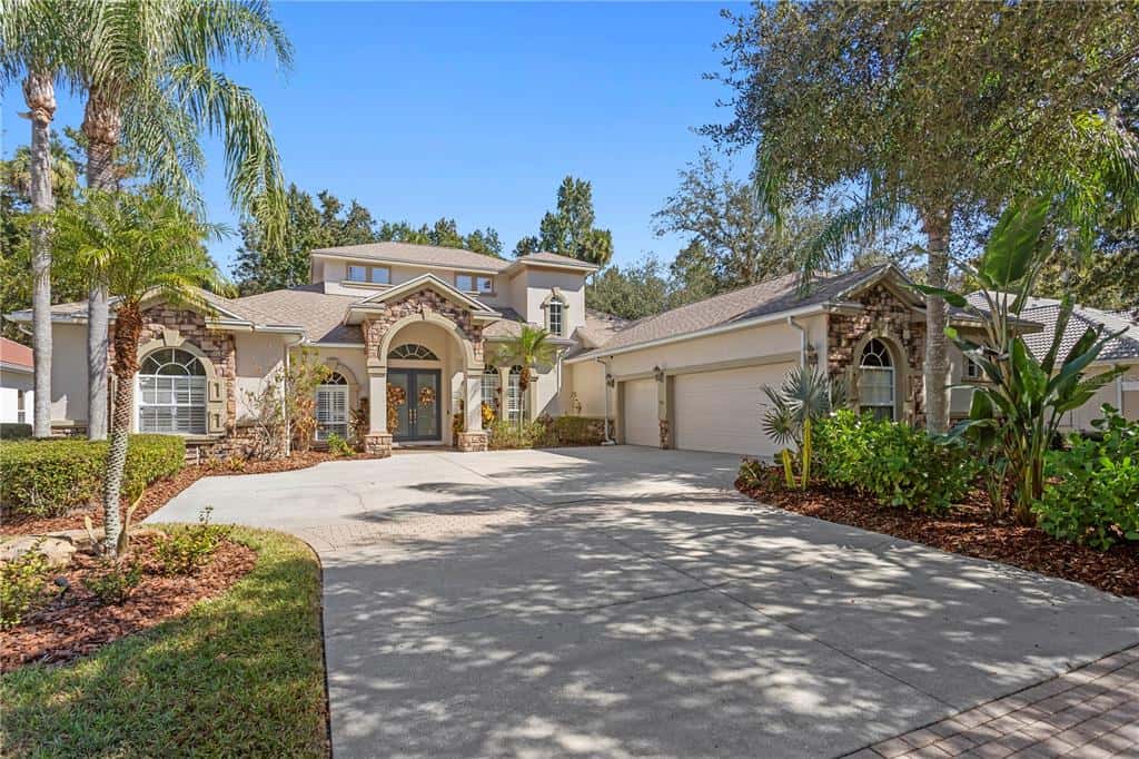 Single Family Residence in TAMPA