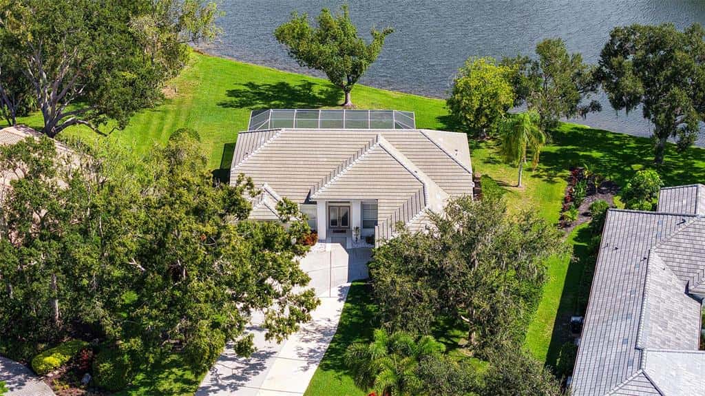 Single Family Residence in SARASOTA