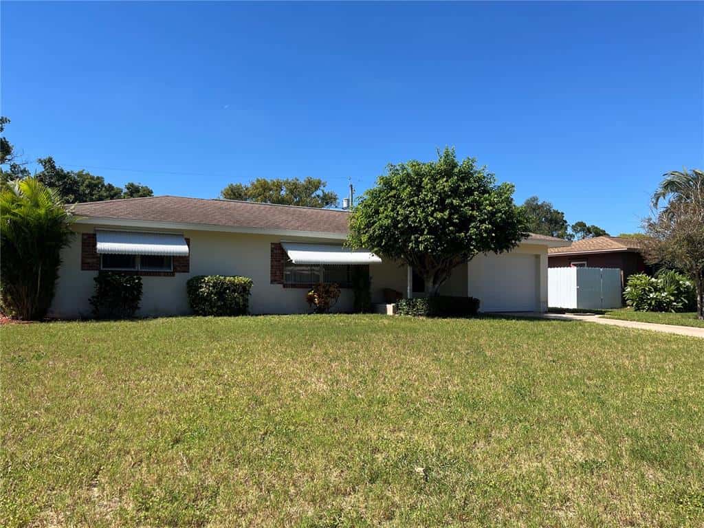 Single Family Residence in SEMINOLE