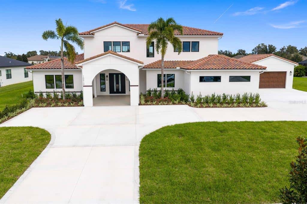 Single Family Residence in LITHIA