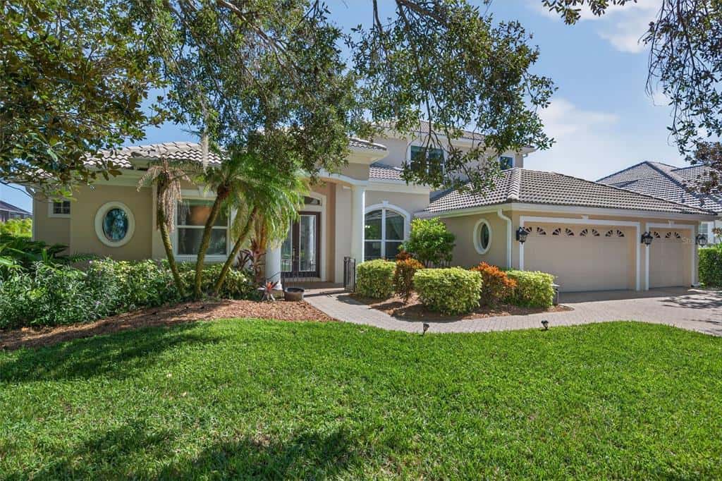 Single Family Residence in SARASOTA