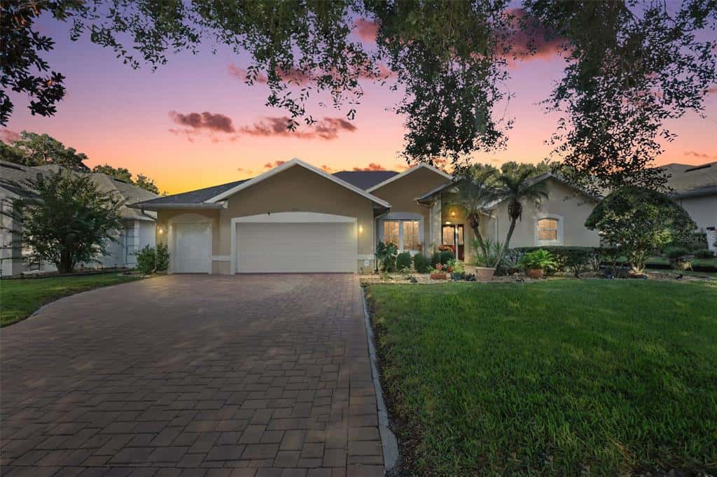 Single Family Residence in CLERMONT