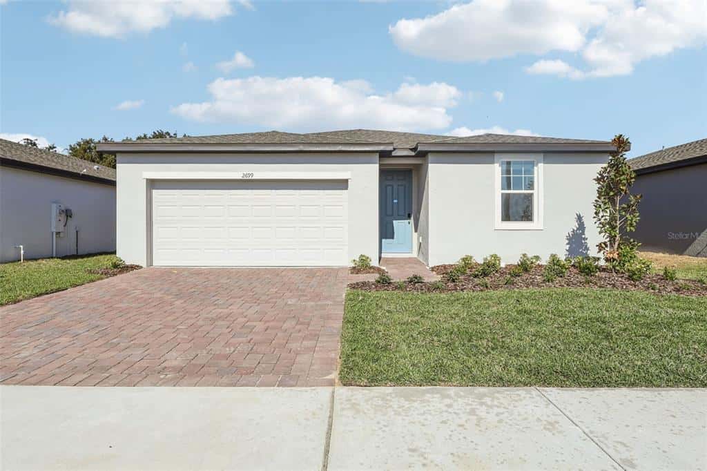 Single Family Residence in HAINES CITY
