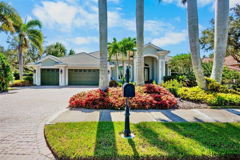 Single Family Residence in SARASOTA