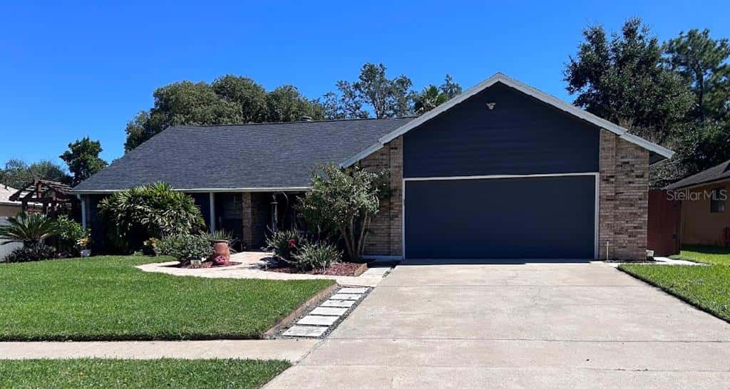 Single Family Residence in APOPKA