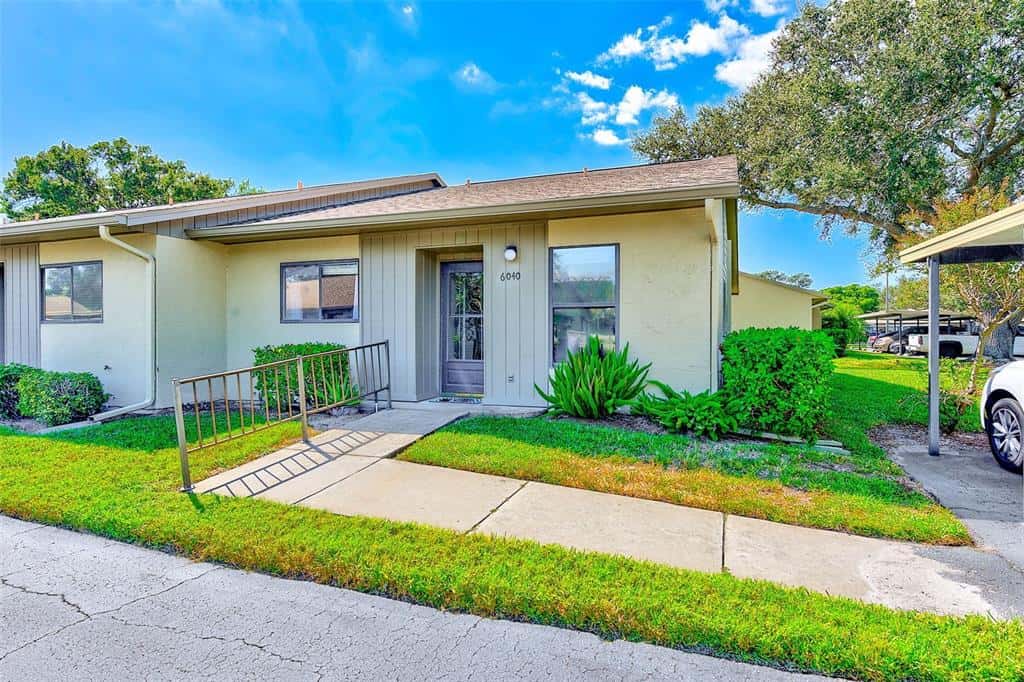 Condominium in BRADENTON