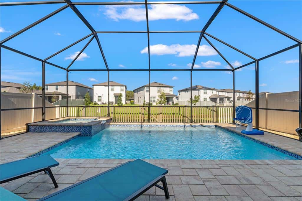 Single Family Residence in WESLEY CHAPEL