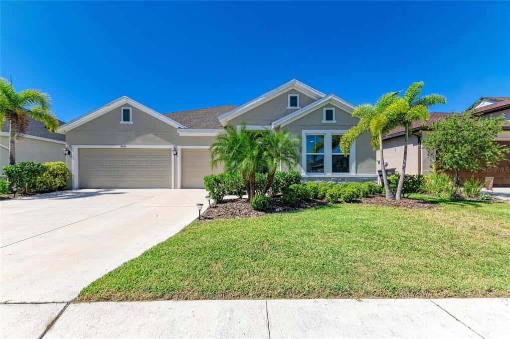 Single Family Residence in PARRISH