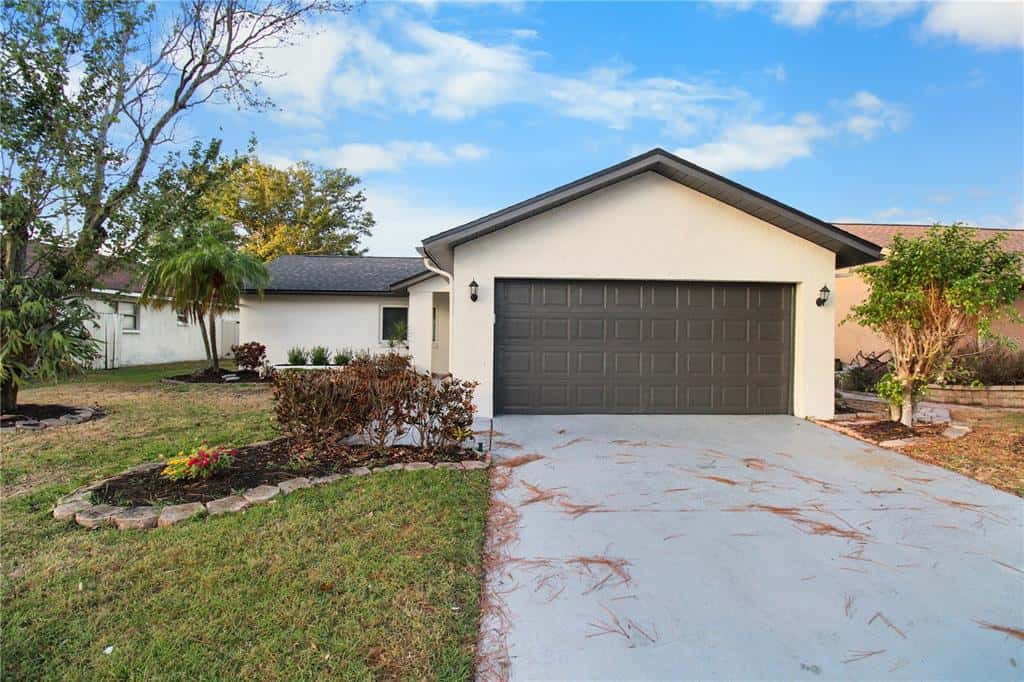 Single Family Residence in LARGO