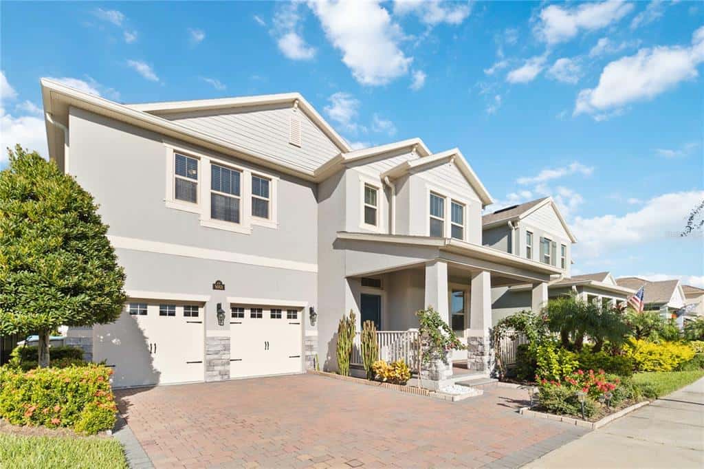 Single Family Residence in WINTER GARDEN
