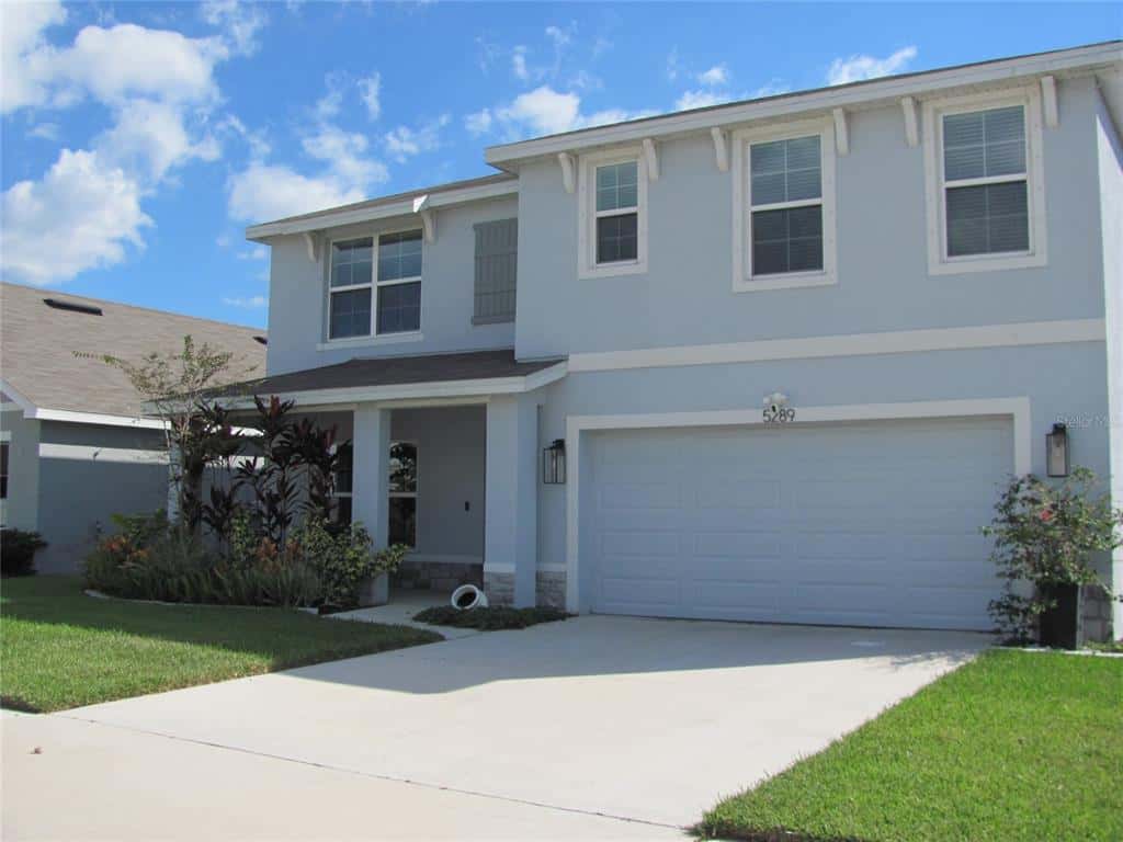 Single Family Residence in WIMAUMA