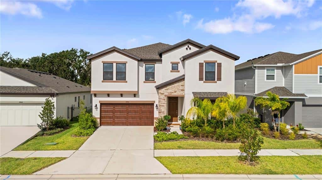 Single Family Residence in LITHIA