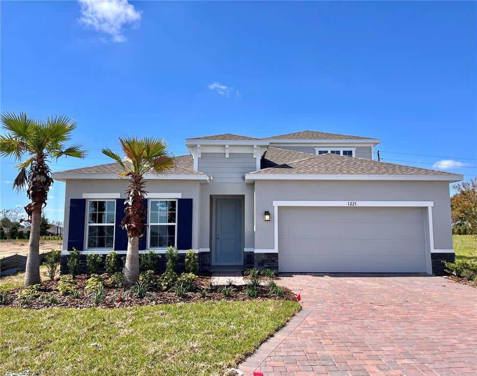 Single Family Residence in MINNEOLA