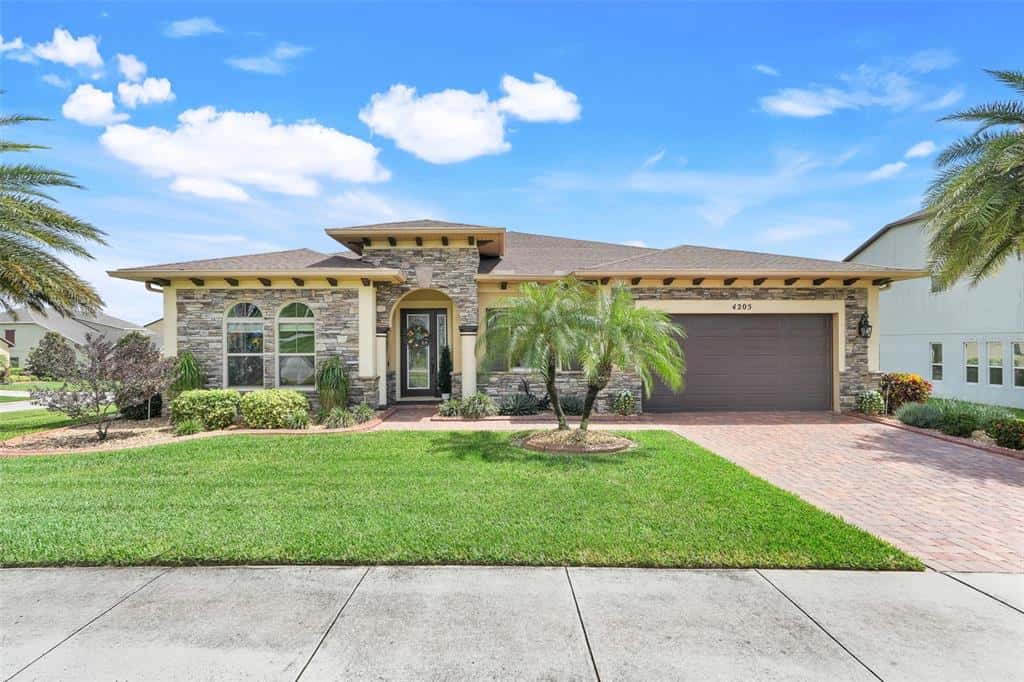Single Family Residence in CLERMONT