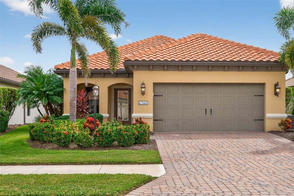Single Family Residence in NOKOMIS