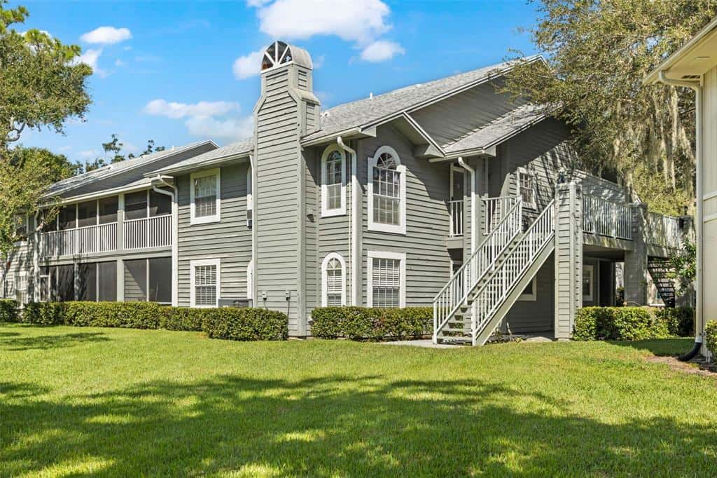 Condominium in TEMPLE TERRACE