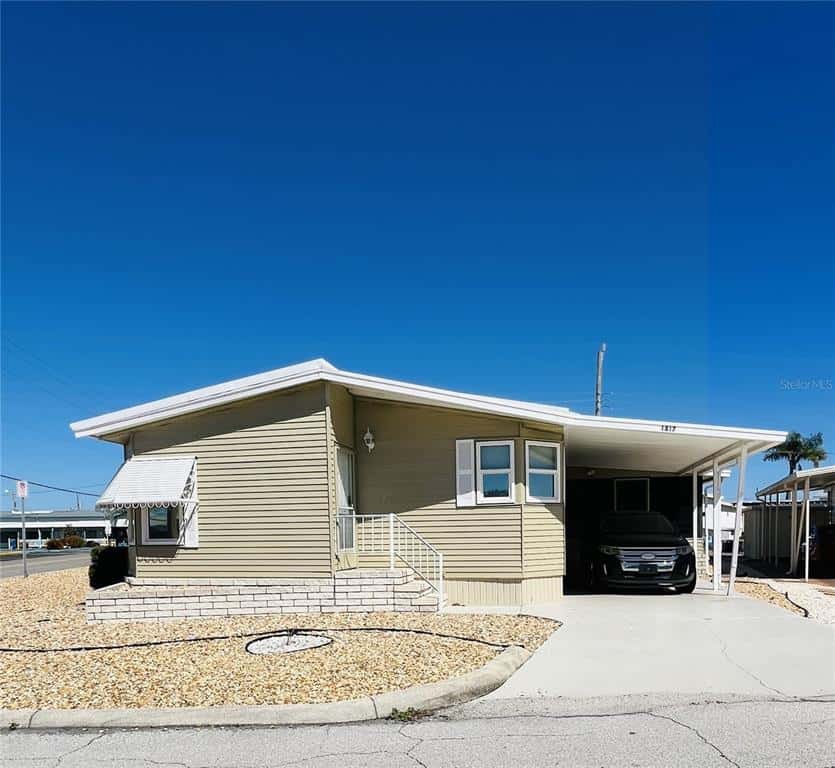 Single Family Residence in BRADENTON