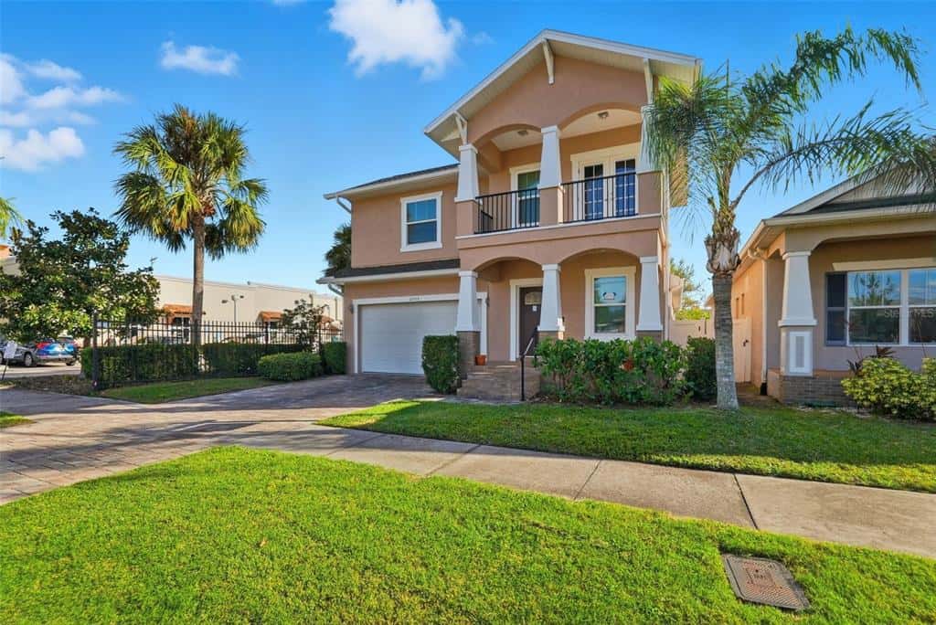 Single Family Residence in TAMPA