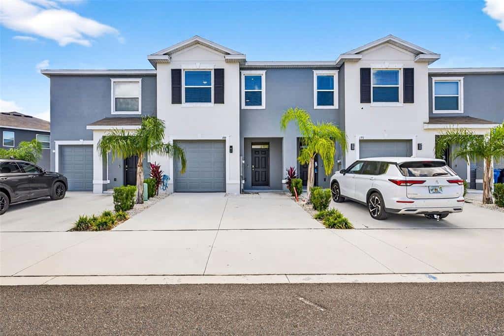 Townhouse in APOLLO BEACH