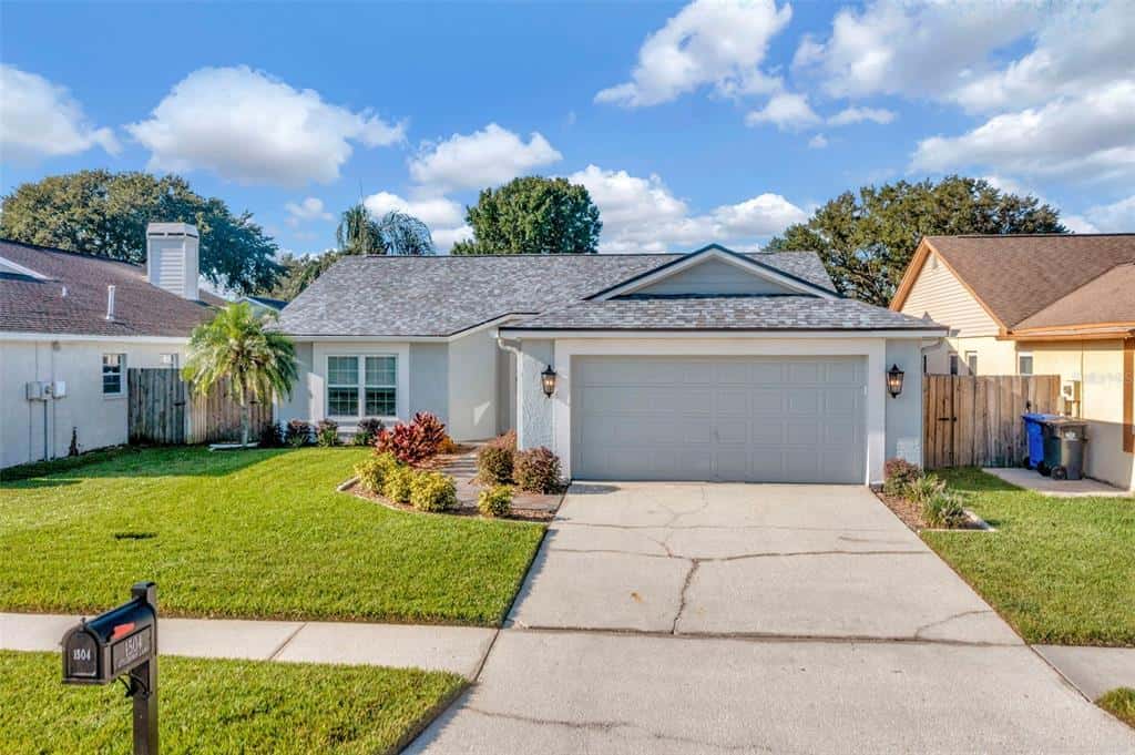Single Family Residence in BRANDON