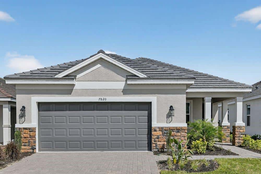 Single Family Residence in PALMETTO