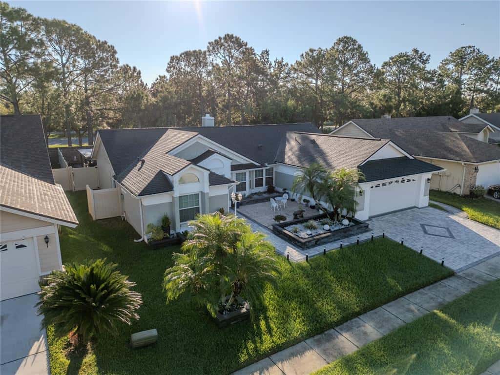 Single Family Residence in ORLANDO