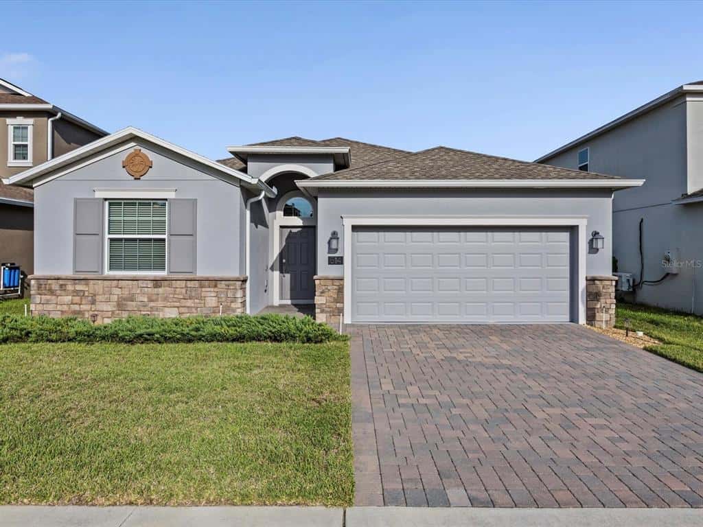 Single Family Residence in DAVENPORT