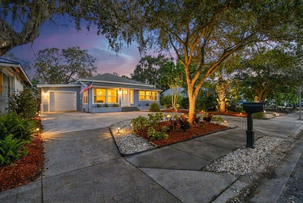 Single Family Residence in SAFETY HARBOR