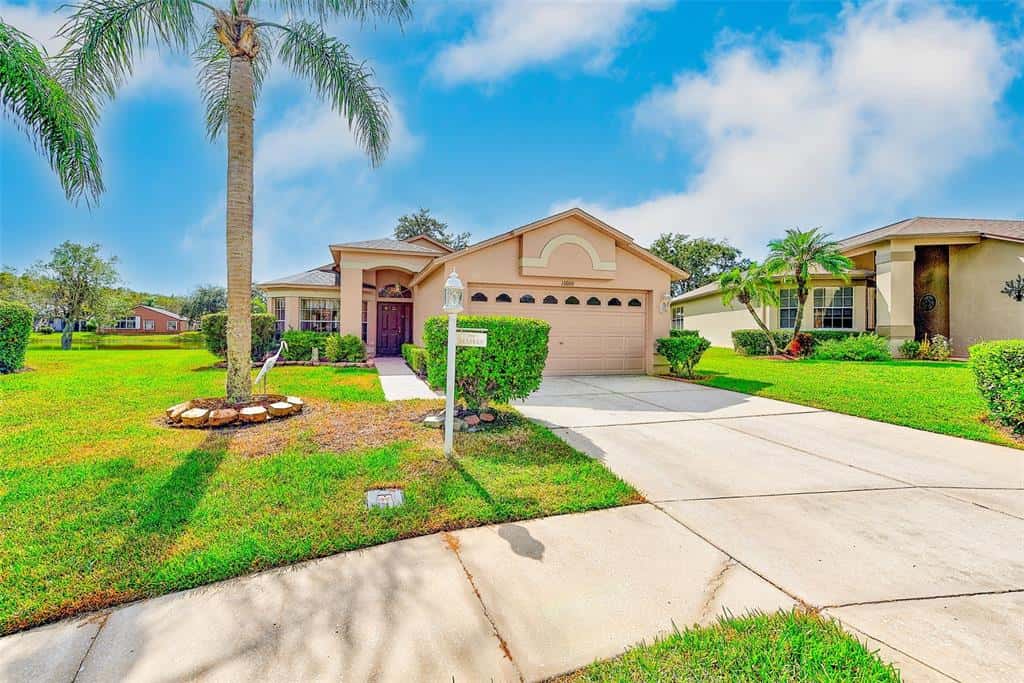 Single Family Residence in TRINITY