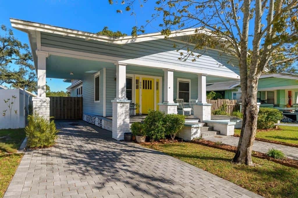 Single Family Residence in TAMPA