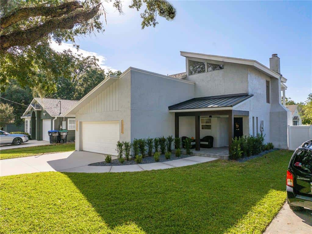 Single Family Residence in ORLANDO
